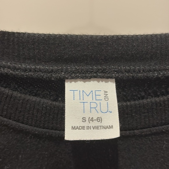 Men's Black Sweater - Picture 2 of 3